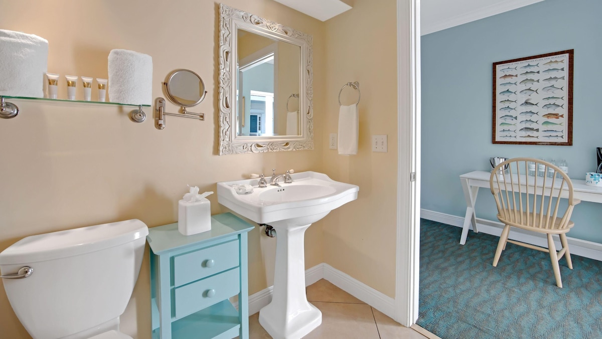 Tranquility Bay (Garden King Guestroom) image 6