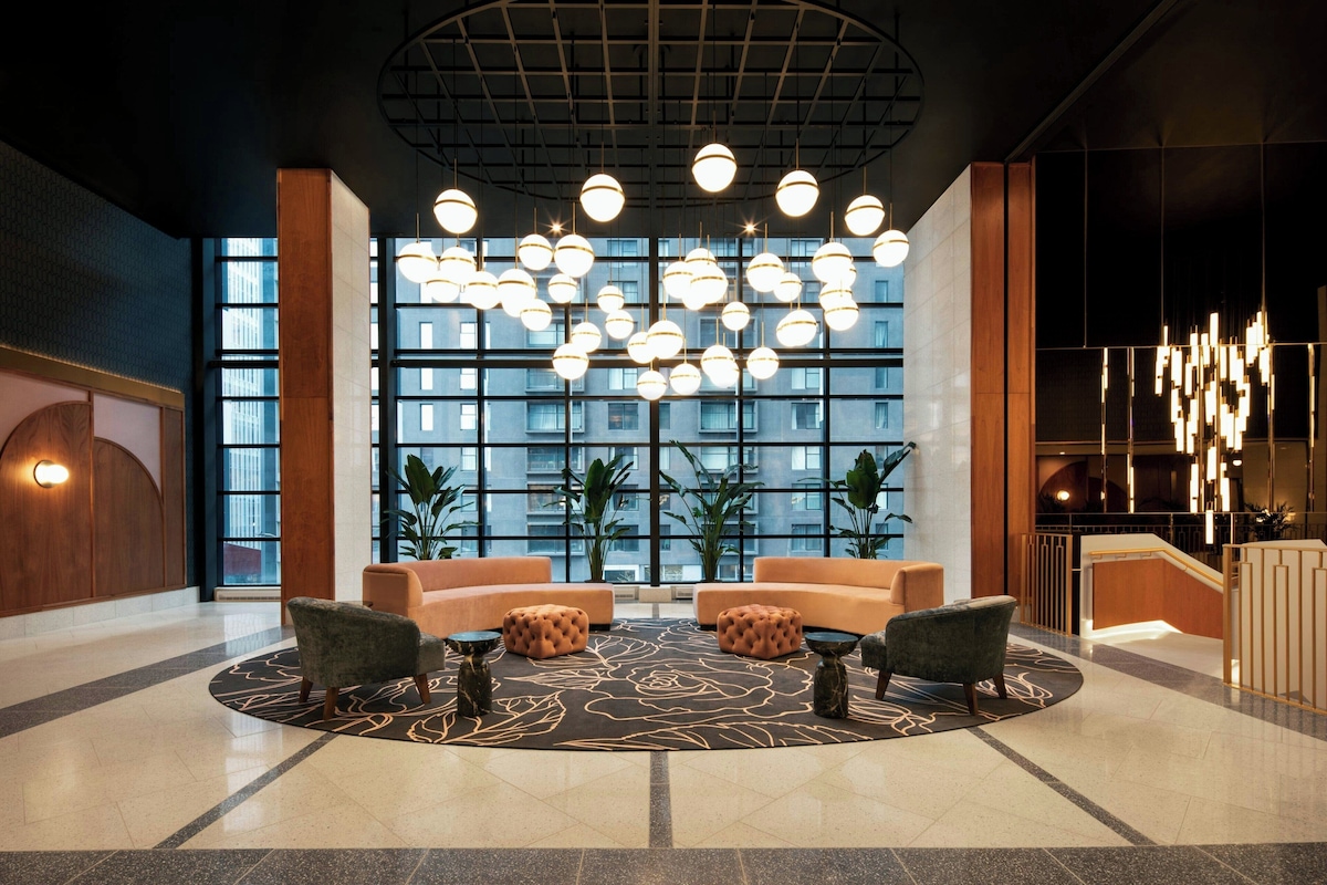 HONEYROSE Hotel (Room with City View) image 6