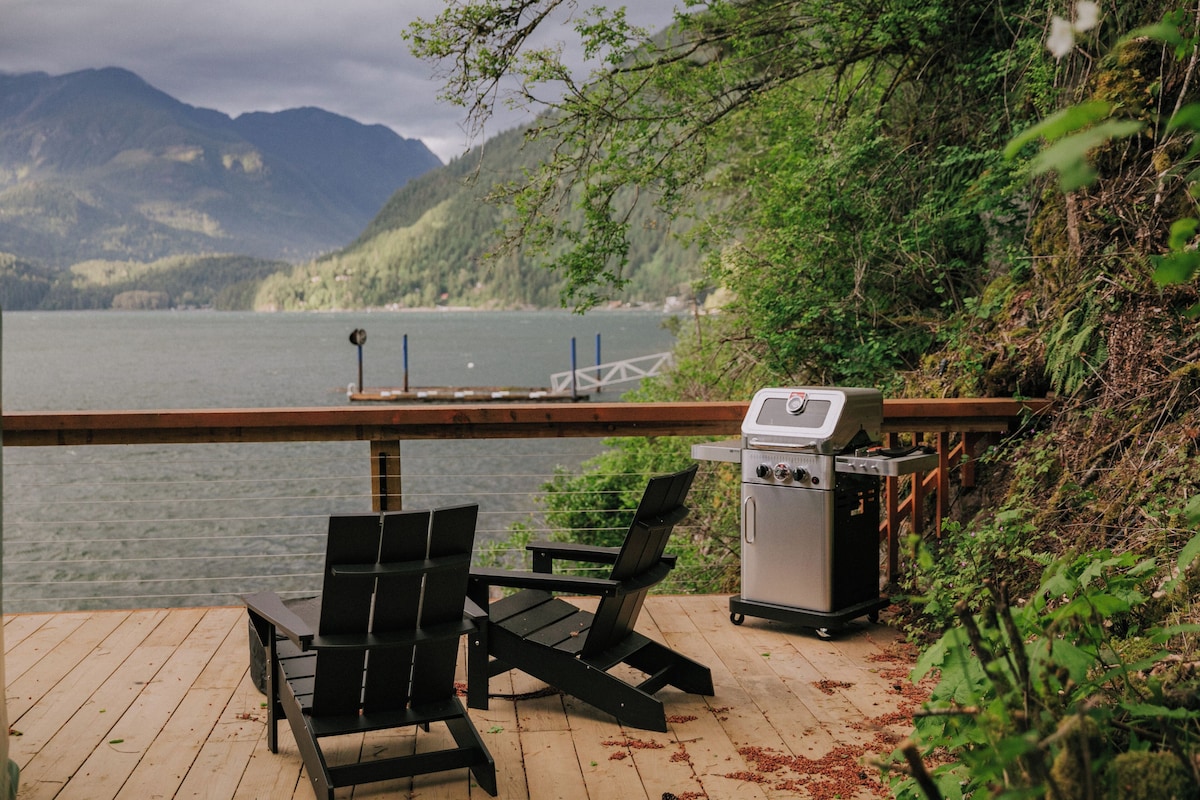 The Lodge on Harrison Lake (Geodome) image 3