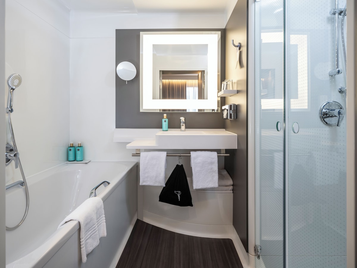 Novotel Suites Wien City Donau image 3