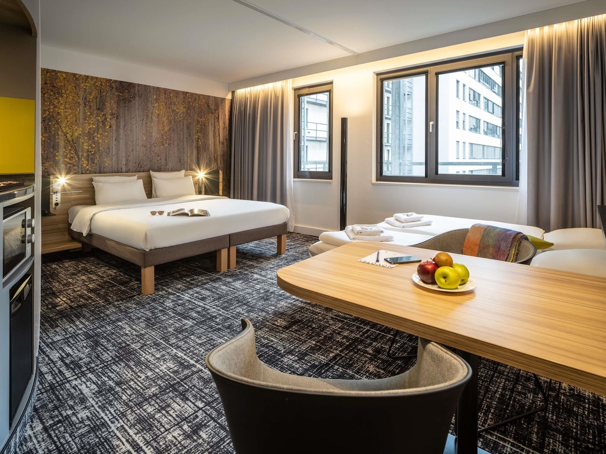 Novotel Suites Wien City Donau image 9