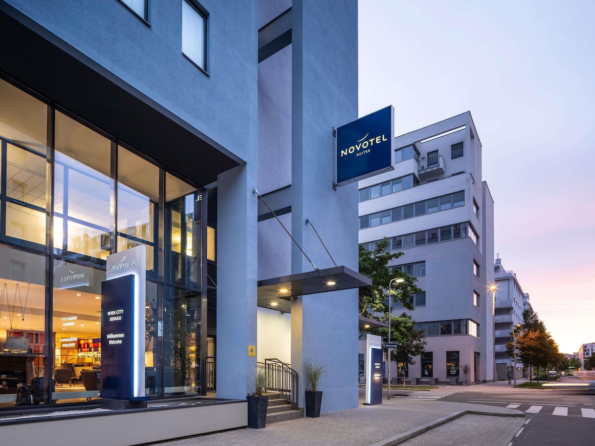 Novotel Suites Wien City Donau image 10