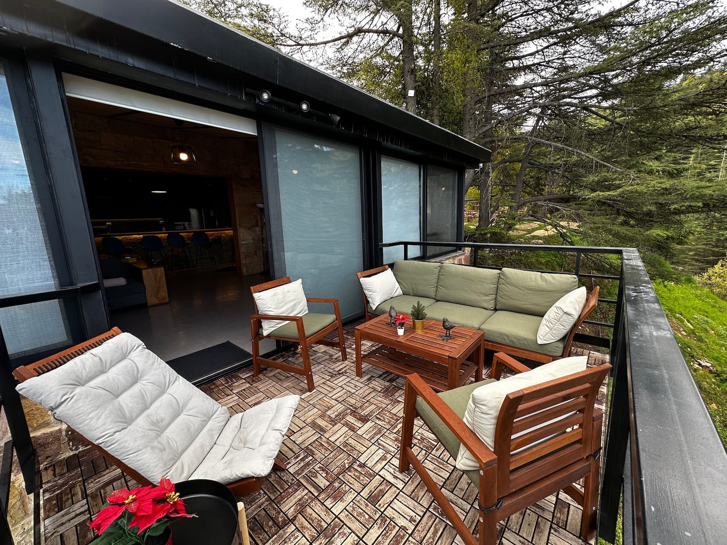 Cedar Scent Guesthouse image 1