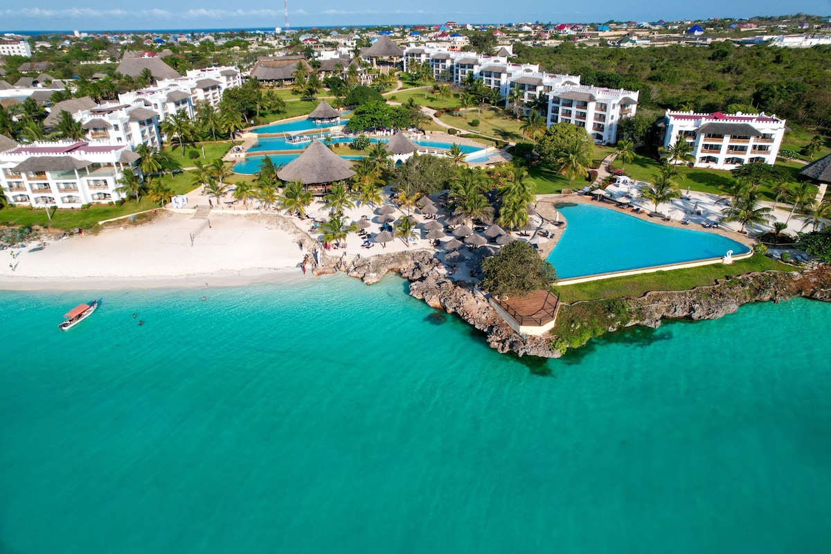 Royal Zanzibar (Presidential Suite)


 image 1