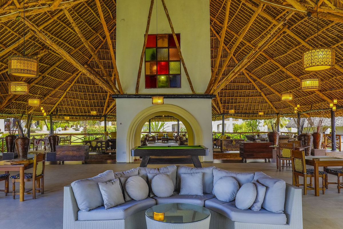 Royal Zanzibar (Presidential Suite)


 image 3