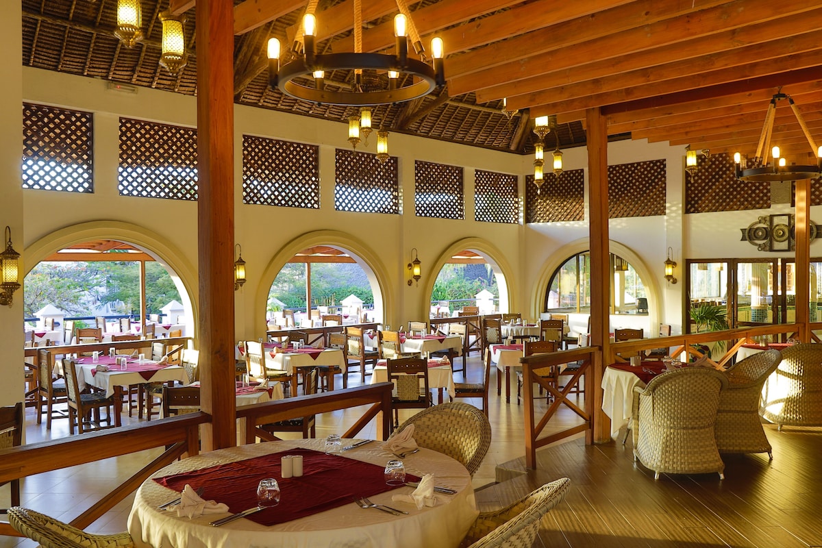 Royal Zanzibar (Presidential Suite)


 image 4