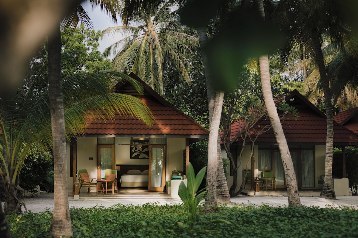 Superior Room Niva Kurumba Maldives image 4