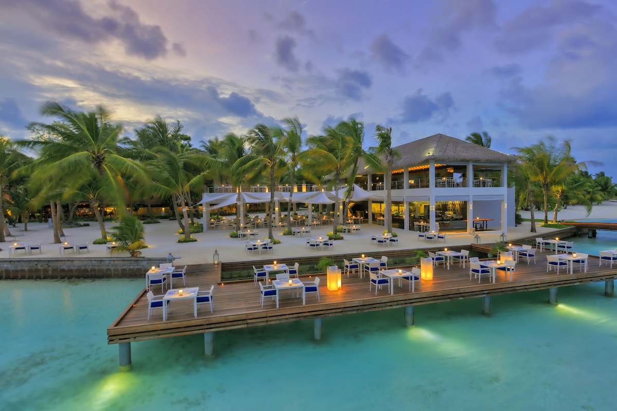 Superior Room Niva Kurumba Maldives image 10