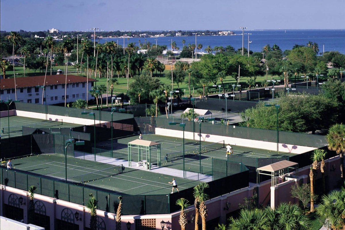 The Vinoy Resort & Golf Club (Deluxe) image 10