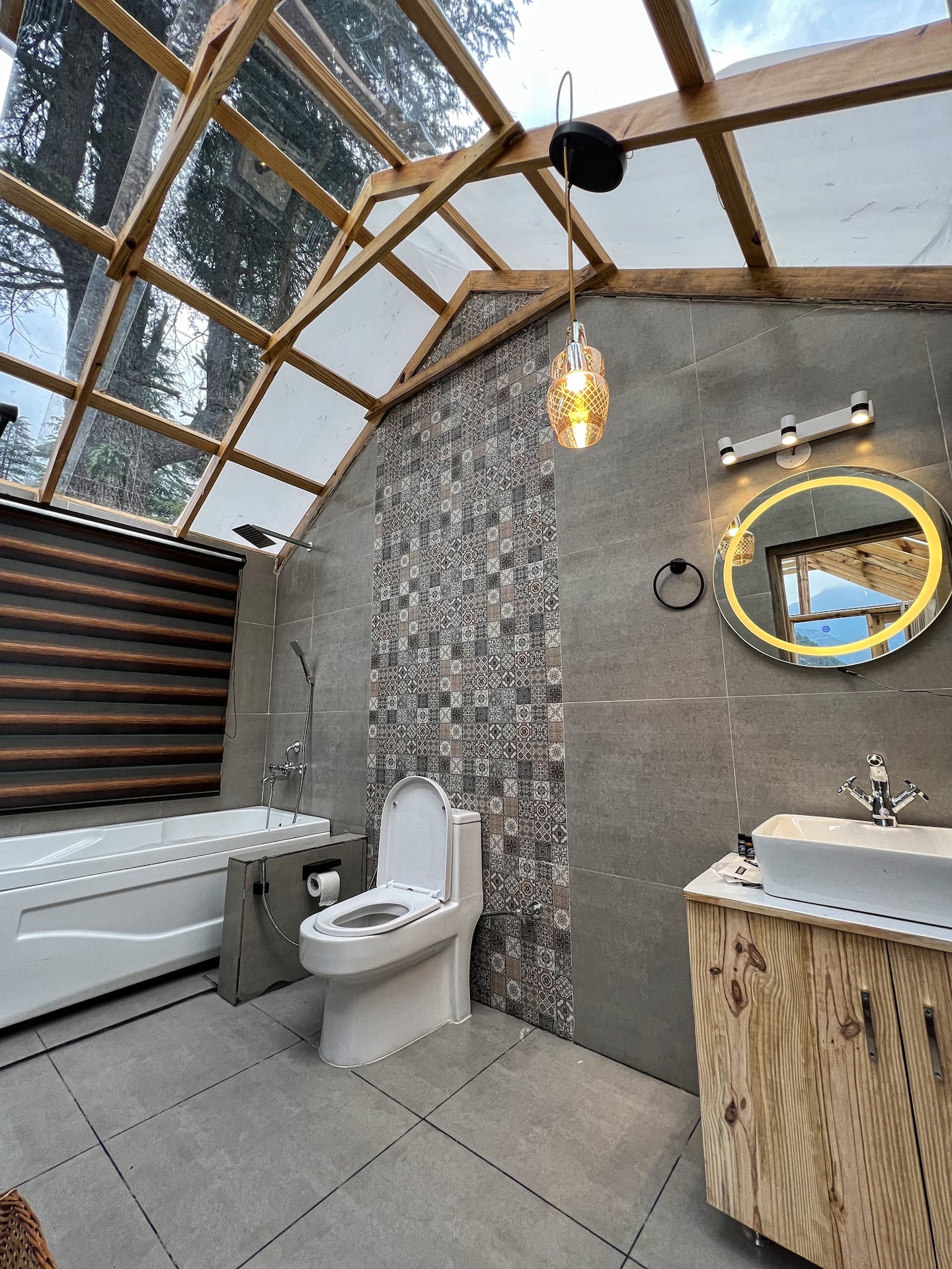 Itsy Bitsy Cabin image 7