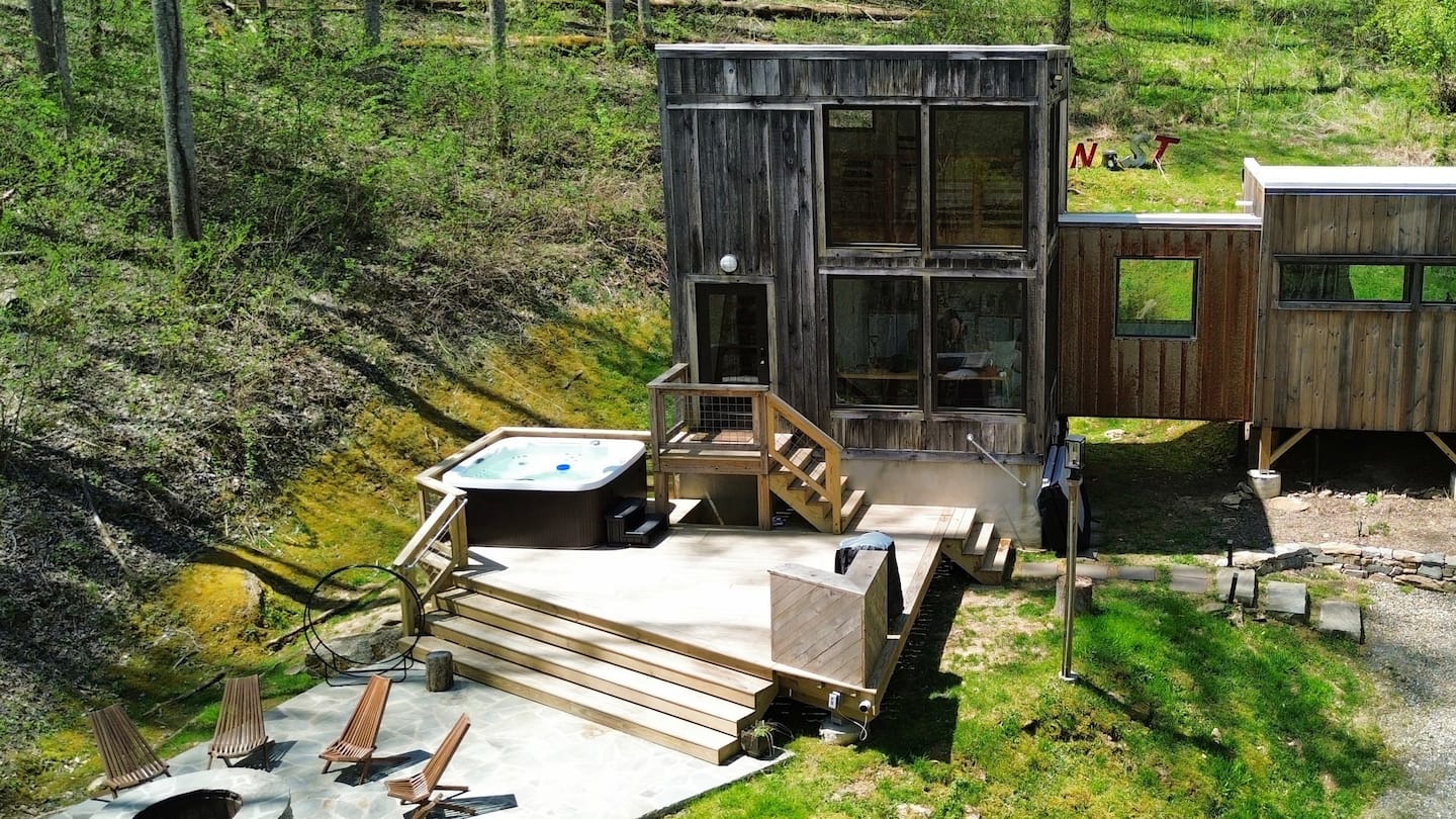 The Nest (Tiny home in Marshall) image 7