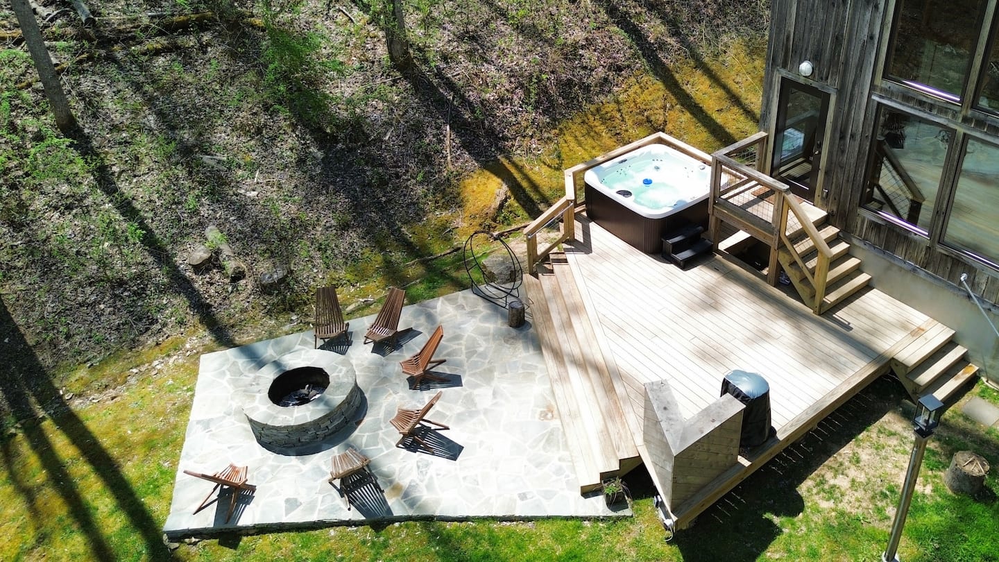 The Nest (Tiny home in Marshall) image 10