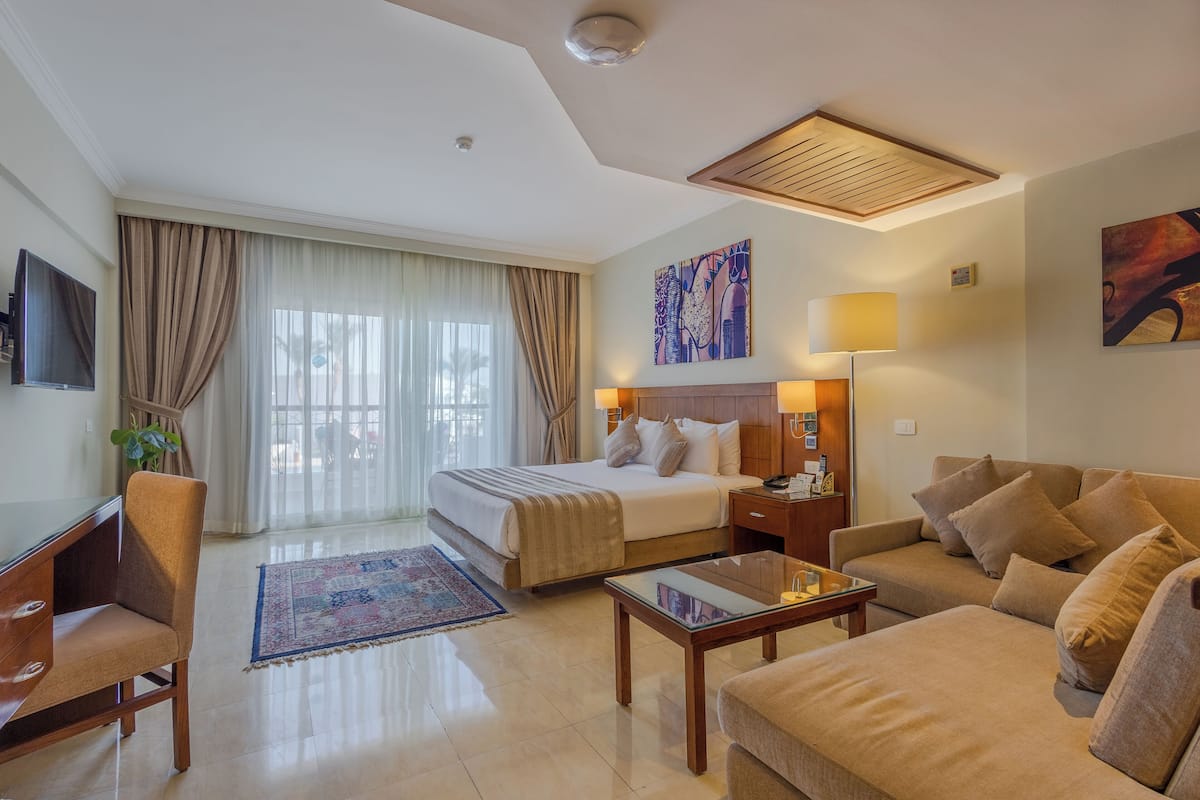 Premium Jacuzzi Suite, Sultan Gardens Resort
 image 7