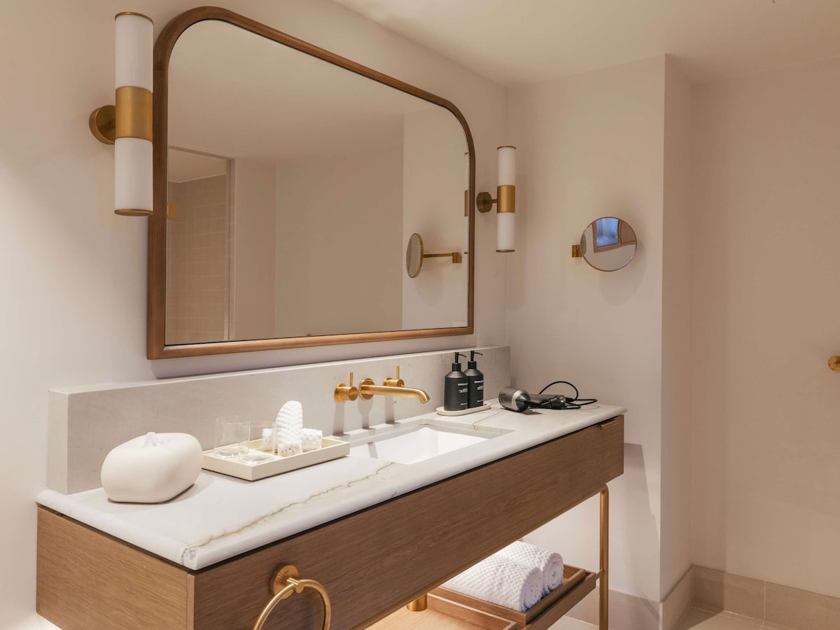 Elysium Noosa Resort (Wellness Suite) image 7