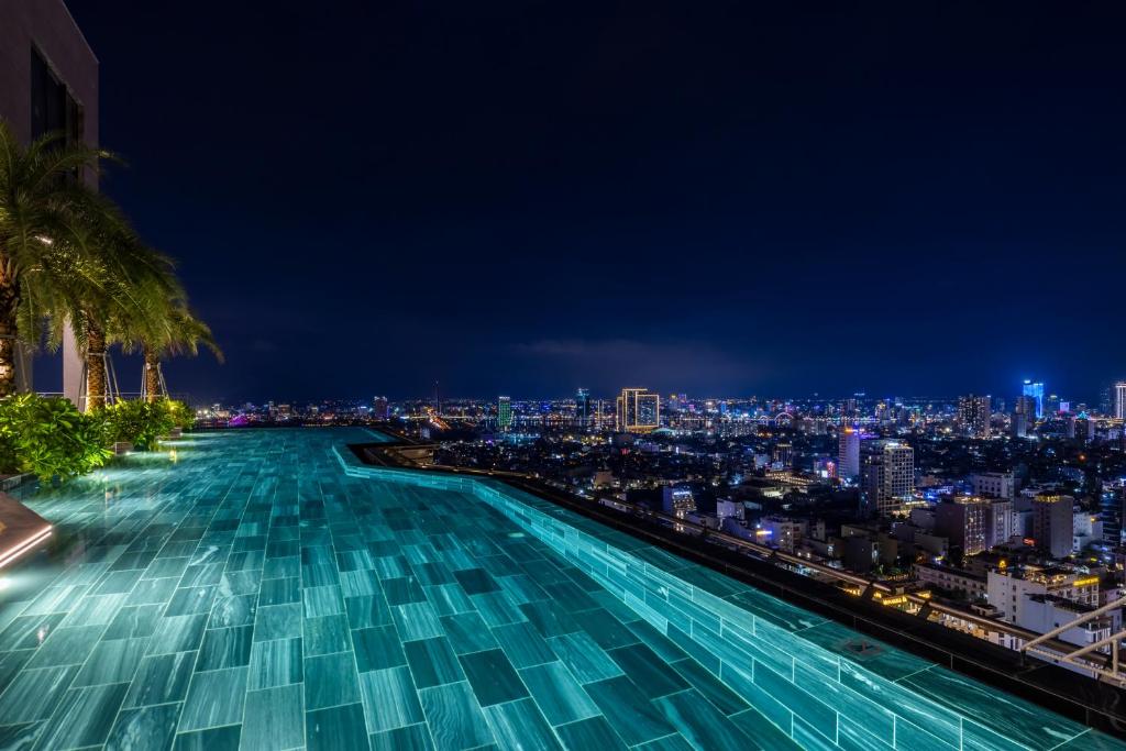 M Hotel Danang image 6