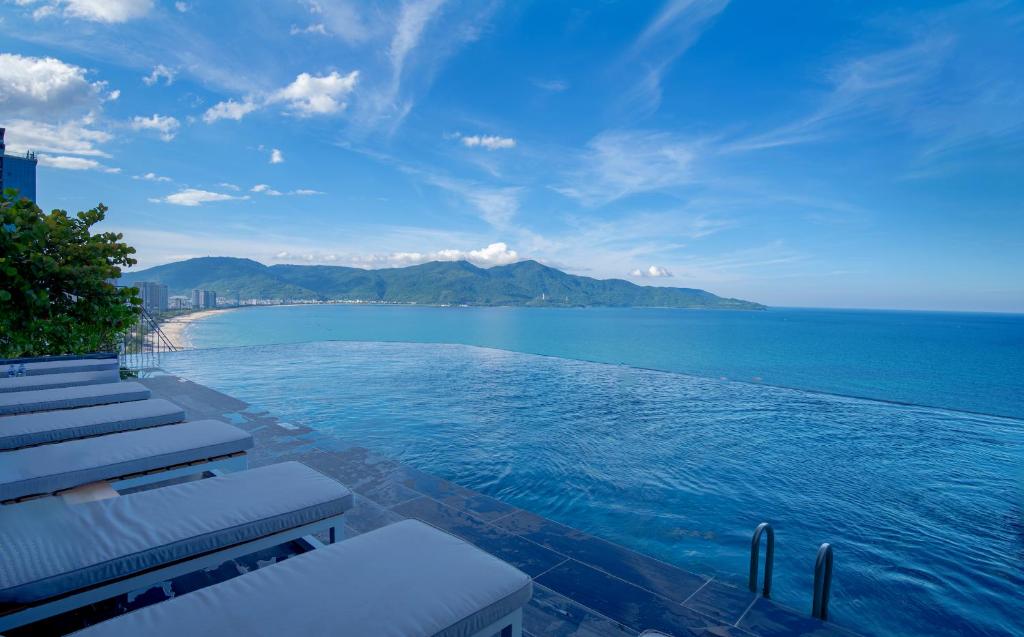 M Hotel Danang image 7