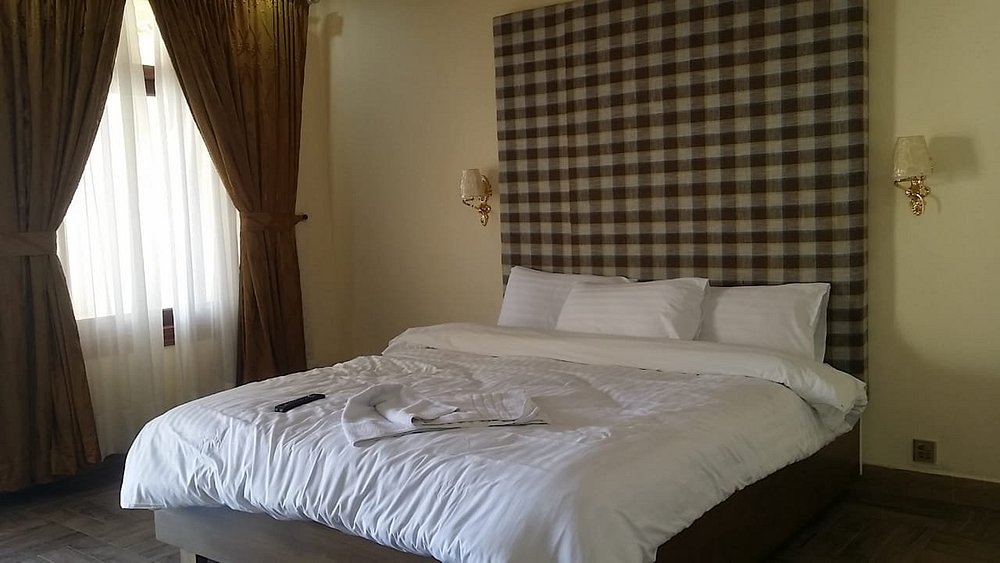 Executive Room Cedarwood Hotel image 5