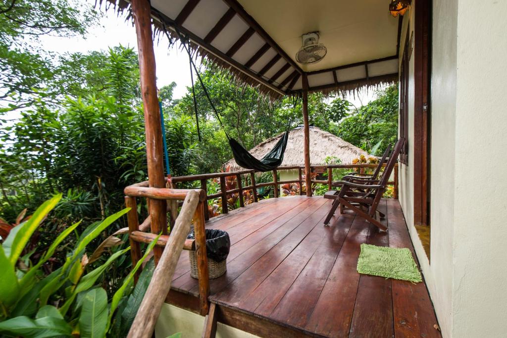 Oasis Koh Chang (Deluxe Bungalow with Pool View) image 5
