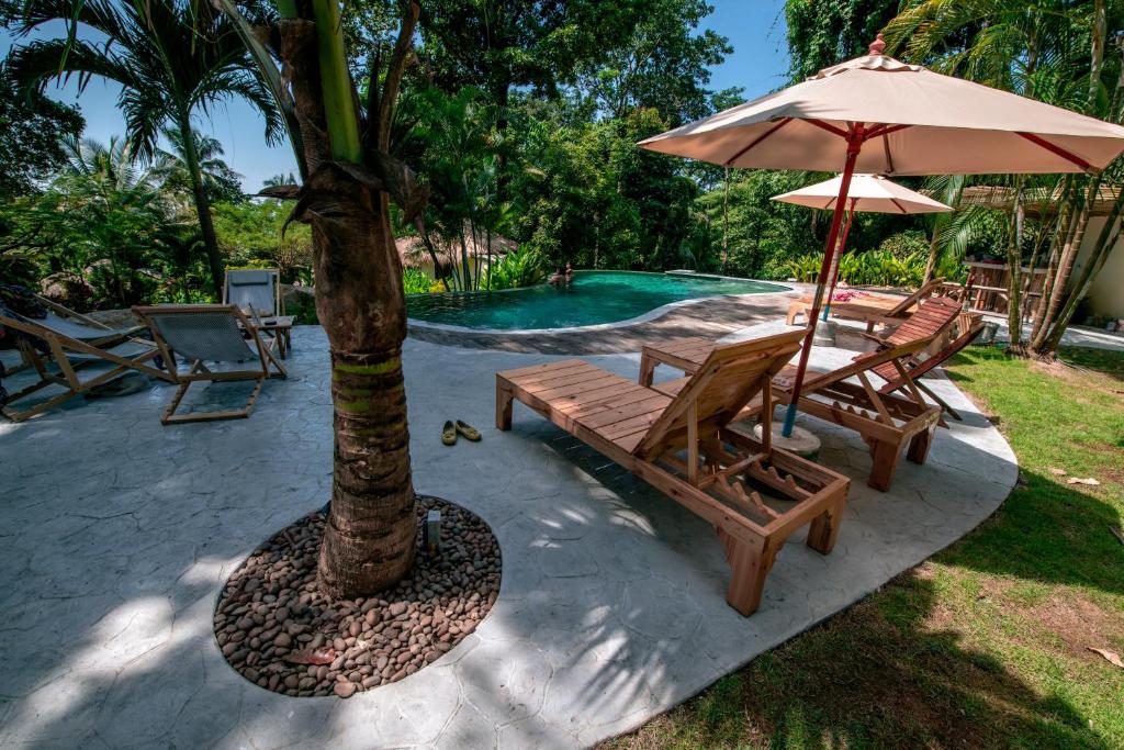 Oasis Koh Chang (Deluxe Bungalow with Pool View) image 8