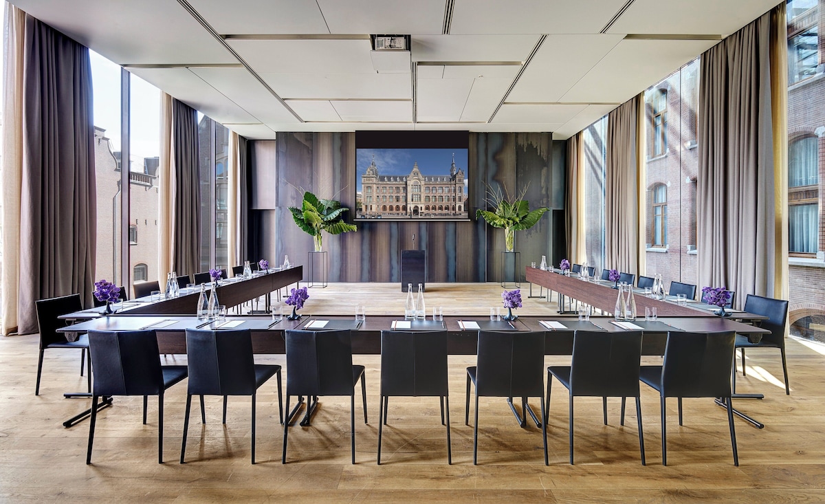 Mandarin Oriental Conservatorium (Deluxe Room) image 2