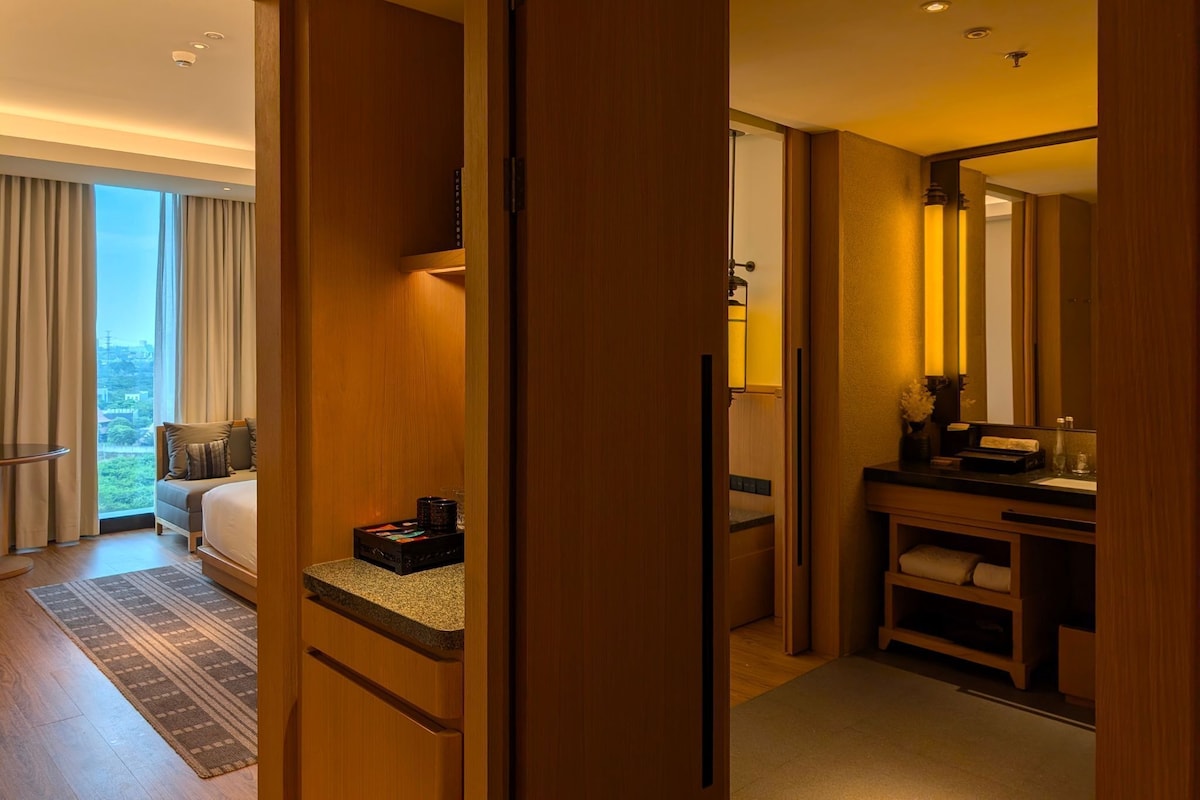 Tentrem Jakarta (Premiere Corner King) image 3