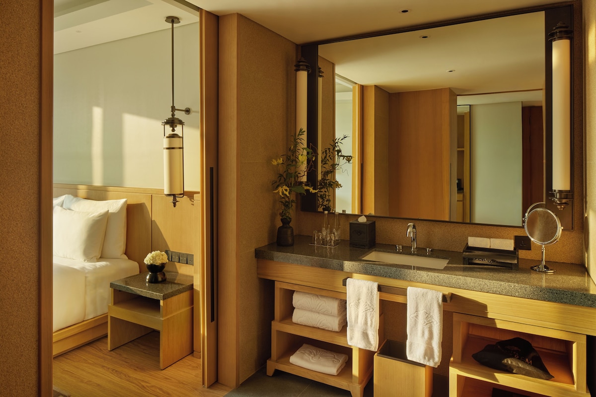 Tentrem Jakarta (Premiere Corner King) image 8