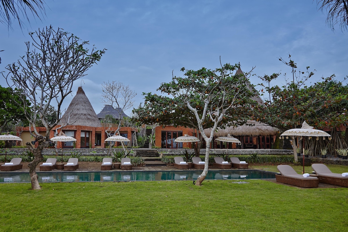 Deluxe Villa, Private Pool, Ocean View,WakaGangga
 image 1