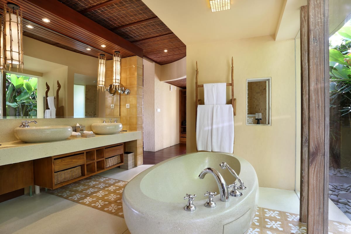 Deluxe Villa, Private Pool, Ocean View,WakaGangga
 image 6