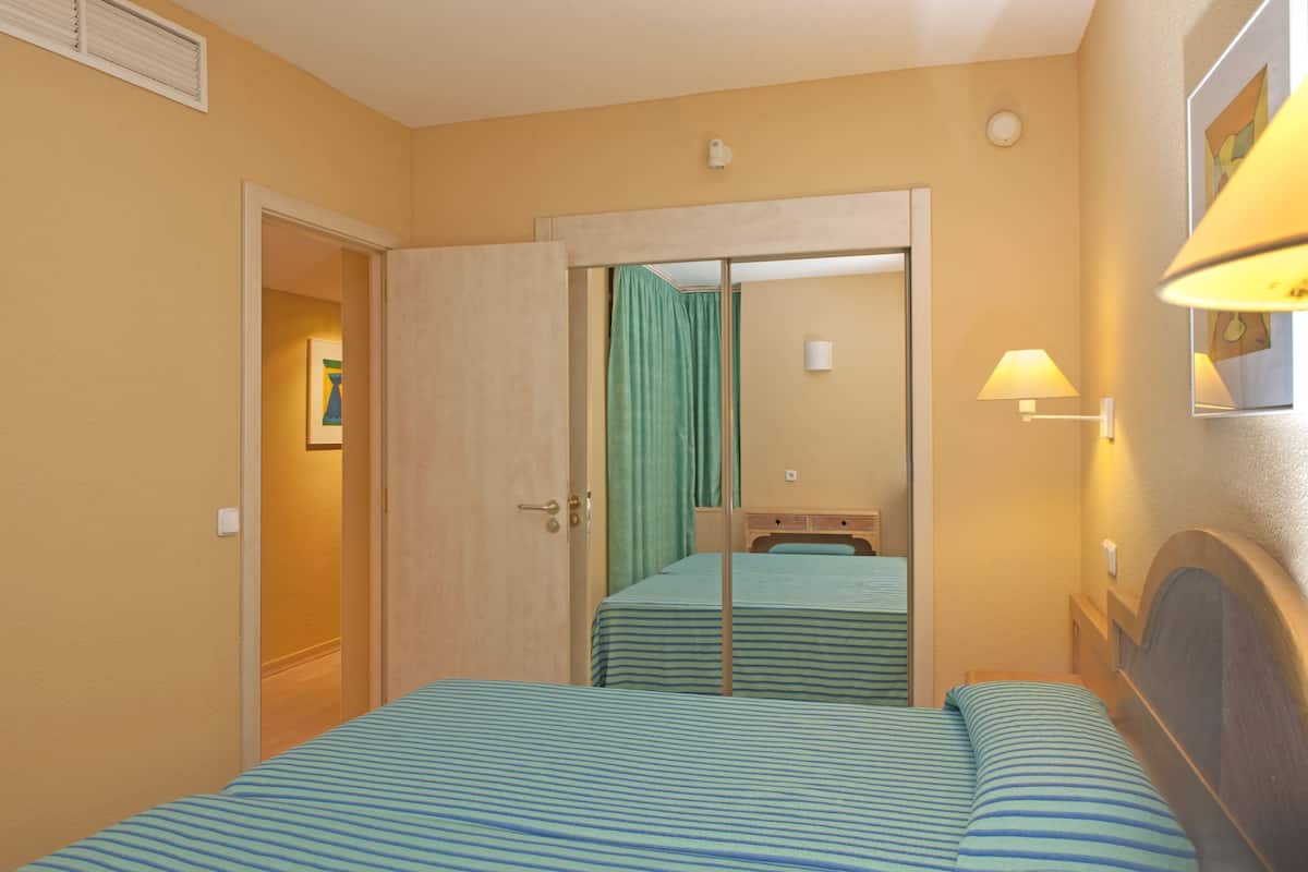 Iberostar Waves Ciudad Blanca Standard Apartment image 8