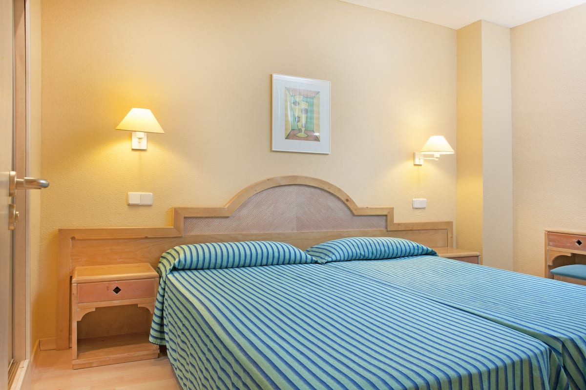 Iberostar Waves Ciudad Blanca Standard Apartment image 9