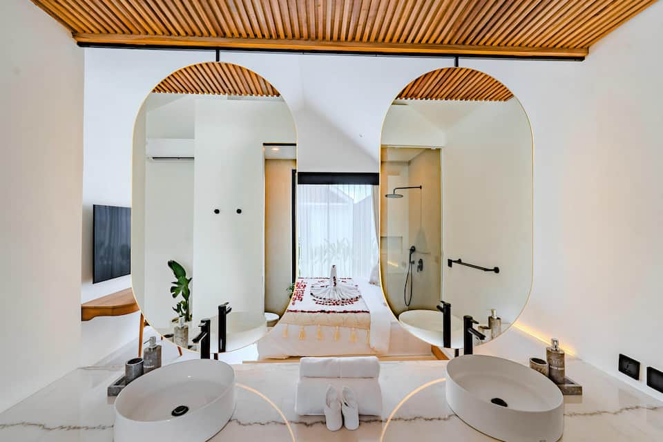 Luxury 1BR Villa Mengwi, Bali, Indonesia image 3