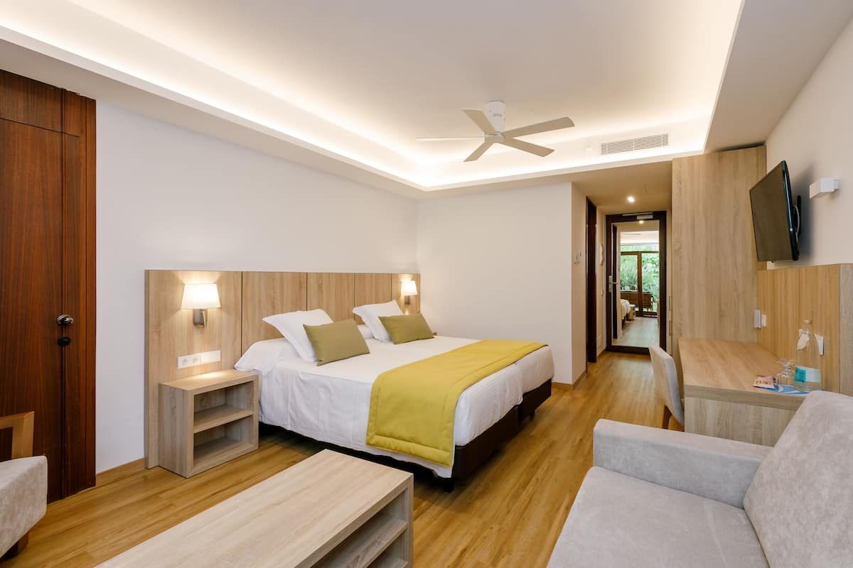 PortBlue Club Pollentia Resort 1 Bedroom image 9