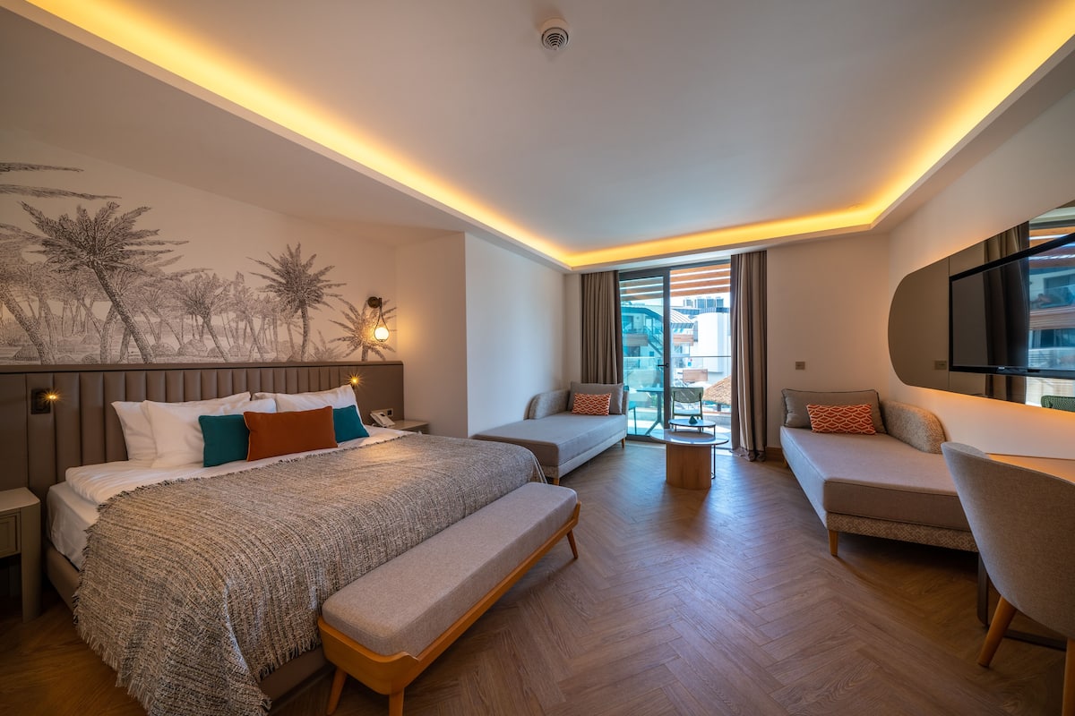 Liberty Fabay Large Room Pool Direct Access image 6