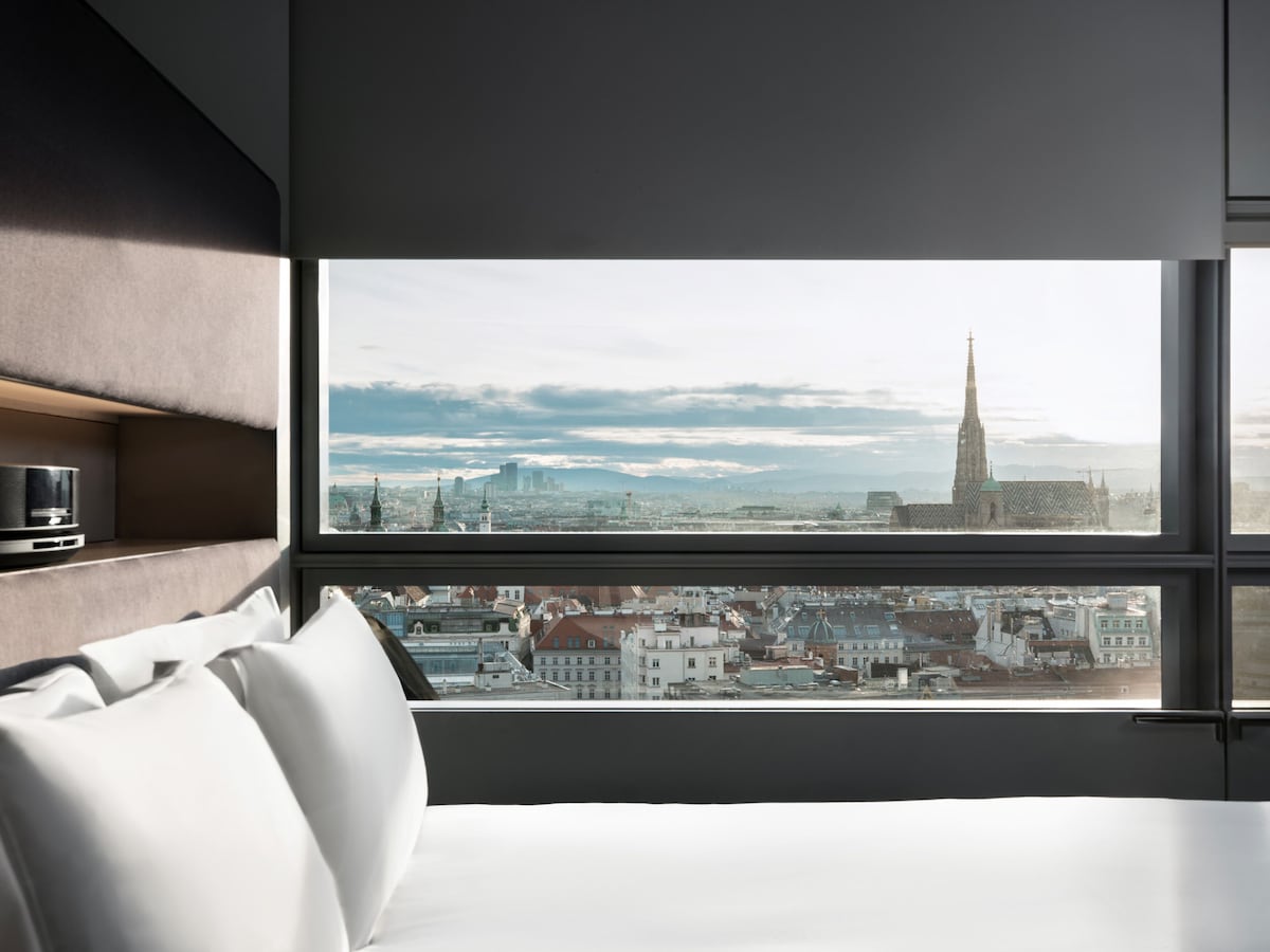 Black Deluxe Suite SO/ Vienna image 9
