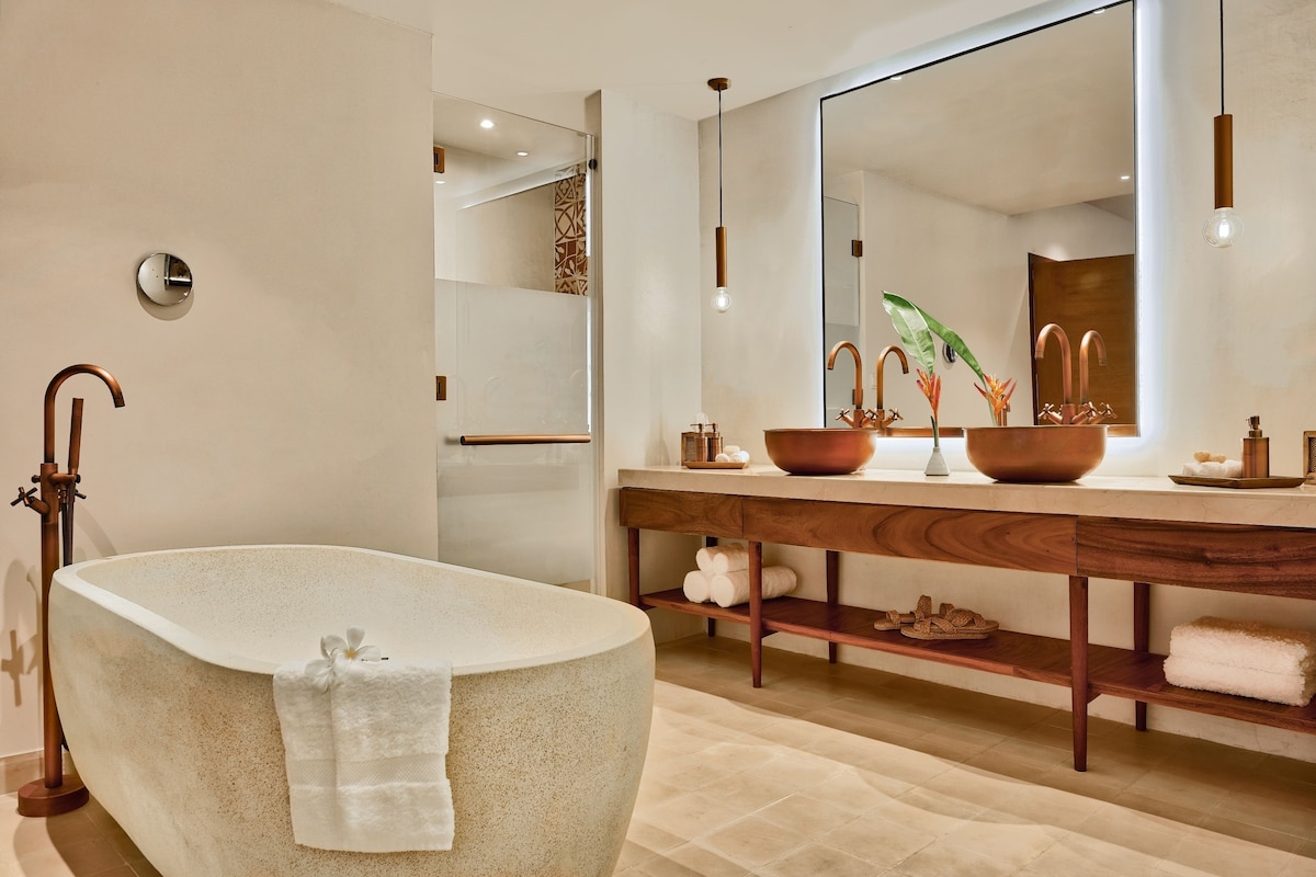 FCC Angkor (Governor Suite) image 7