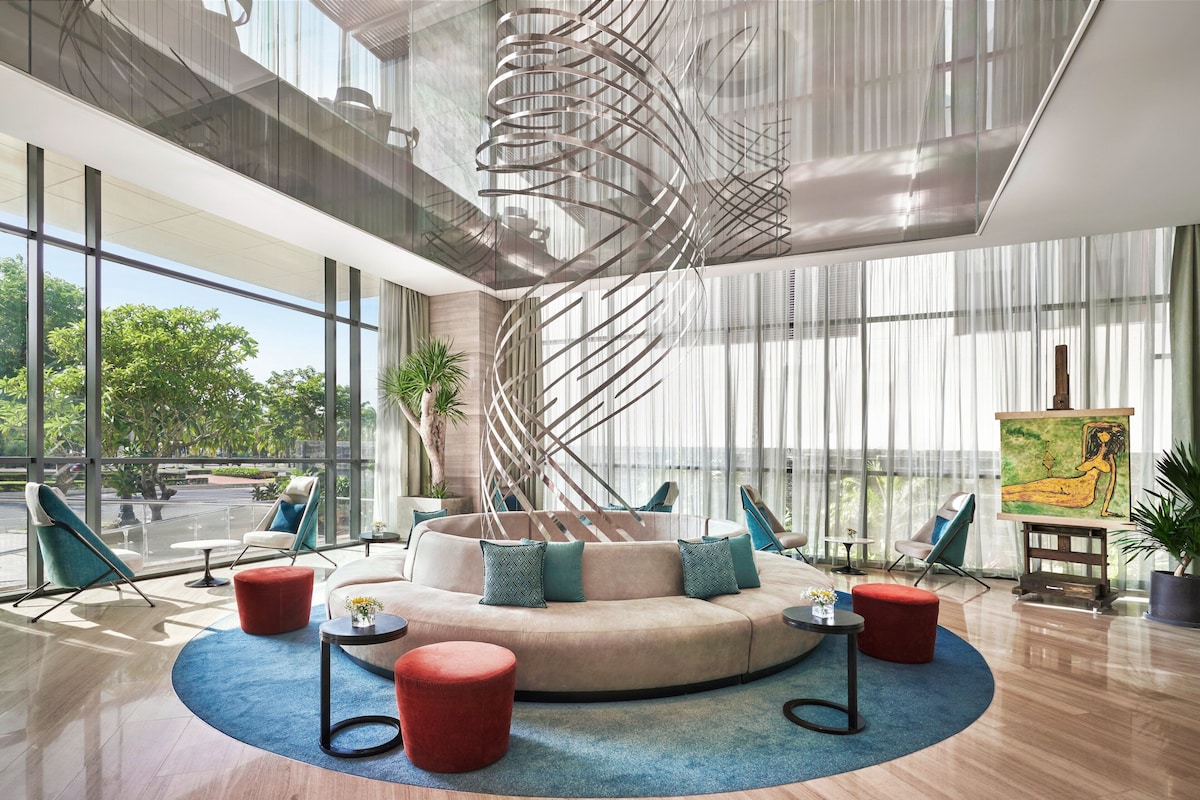 Voco Ma Belle Danang (One Bedroom Seaview Suite) image 2