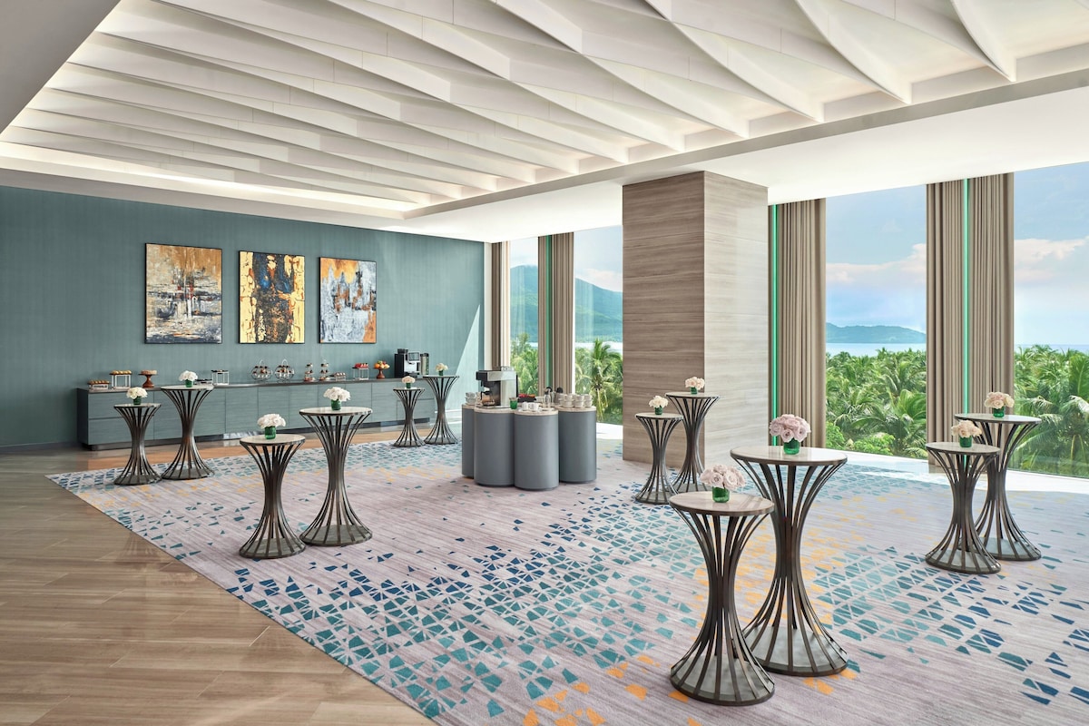 Voco Ma Belle Danang (One Bedroom Seaview Suite) image 6
