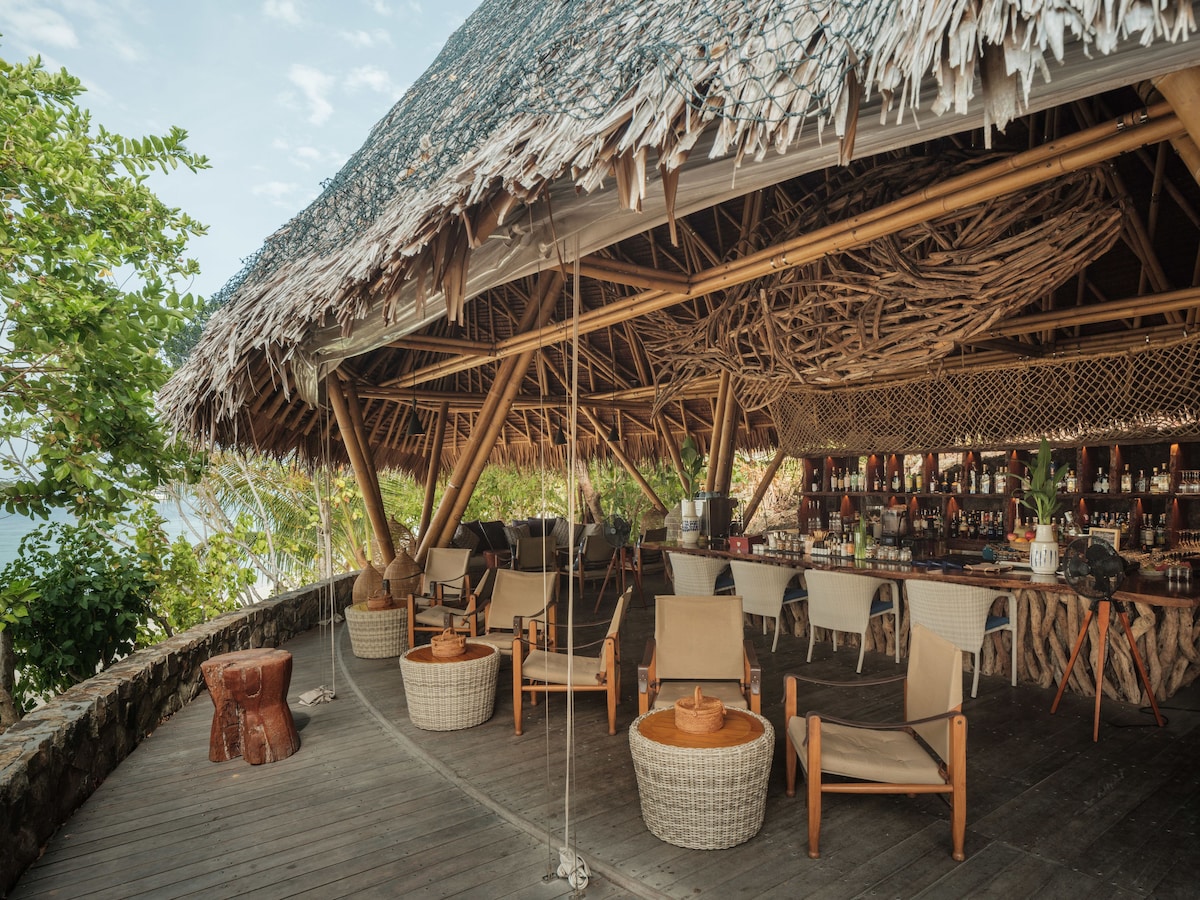 Bawah Reserve (Overwater Bungalow) image 2