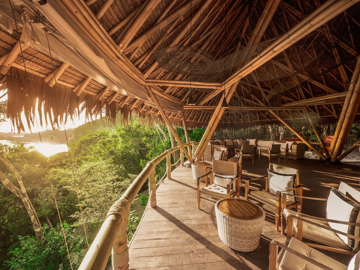 Bawah Reserve (Overwater Bungalow) image 5