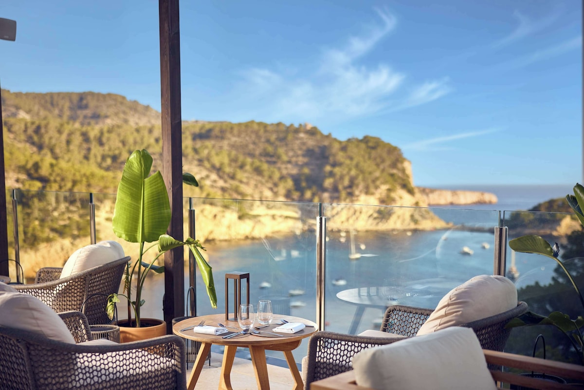 Cala San Miguel Ibiza (Superior King Room) image 2