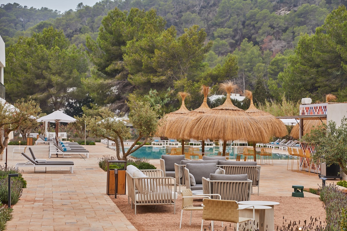 Cala San Miguel Ibiza (Superior King Room) image 10