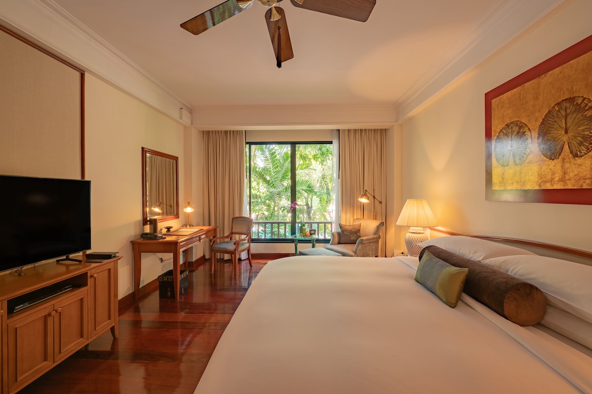 Sofitel Angkor Phokeethra (King Room) image 3