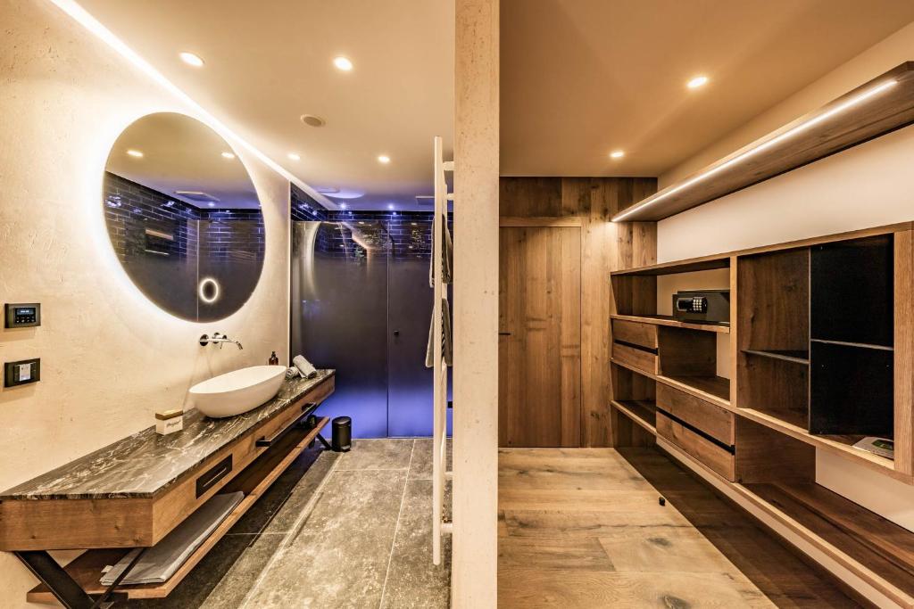 Hotel Berghof (Deluxe Suite)
 image 6