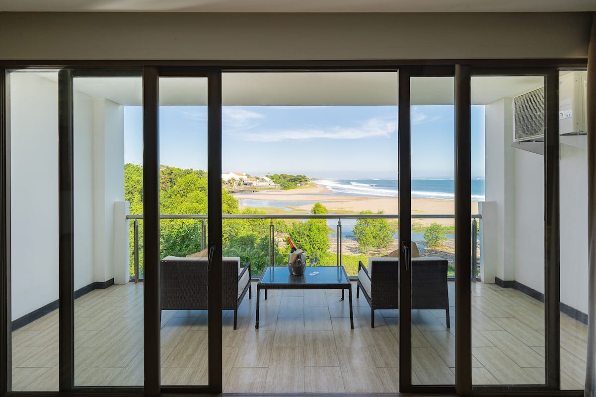 Lv8 Resort Hotel Suite, 1 Bedroom, Ocean View image 2