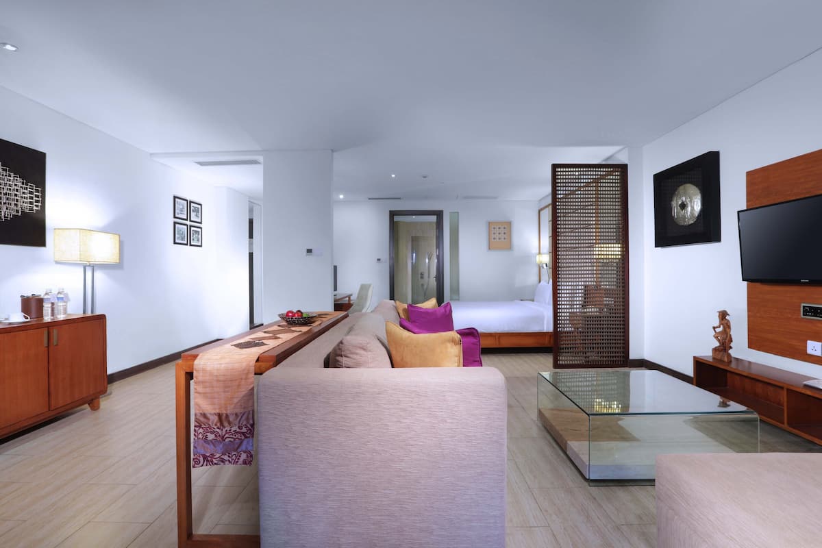 Lv8 Resort Hotel Suite, 1 Bedroom, Ocean View image 6