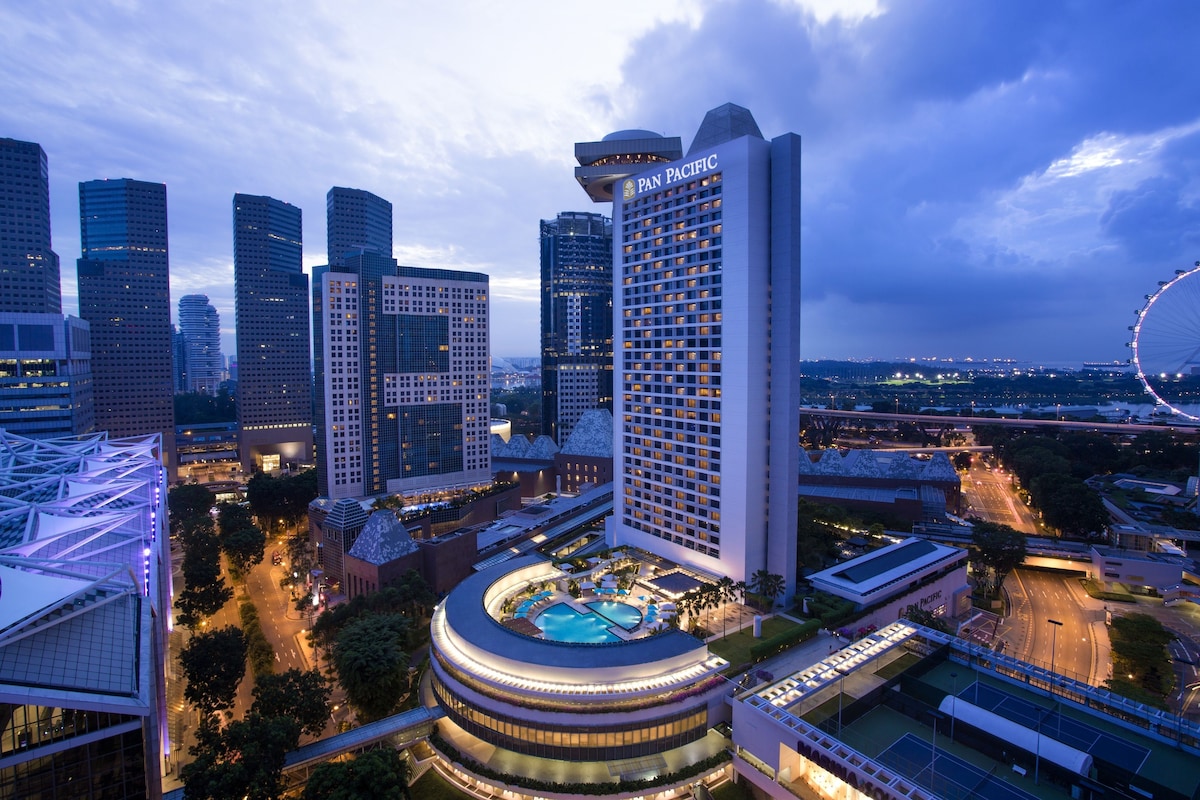 Pan Pacific Singapore (Executive Marina Bay) image 1