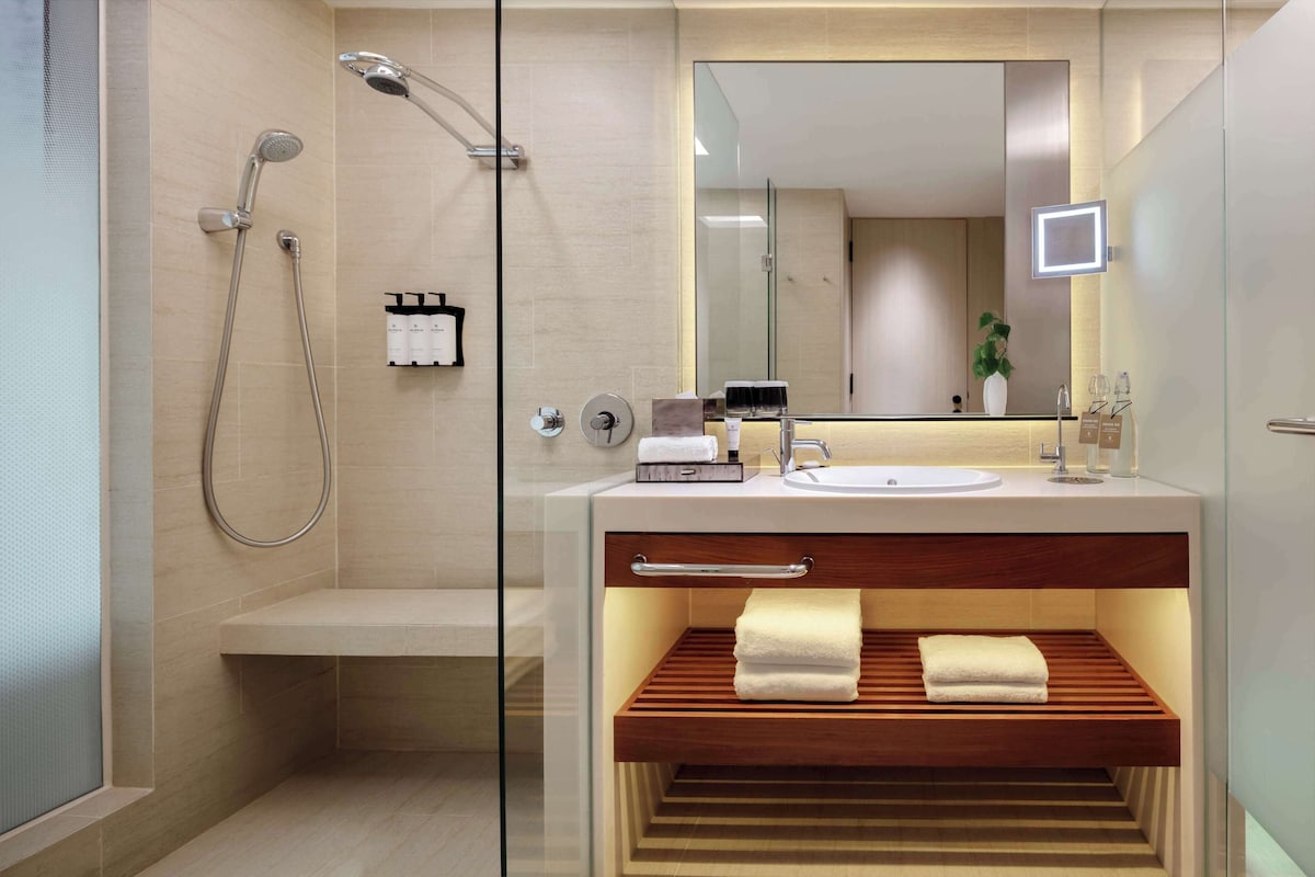 Pan Pacific Singapore (Executive Marina Bay) image 6