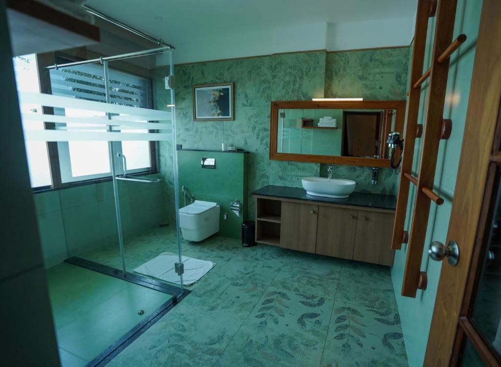 Mount Xanadu (Royal Comfort suite) image 4