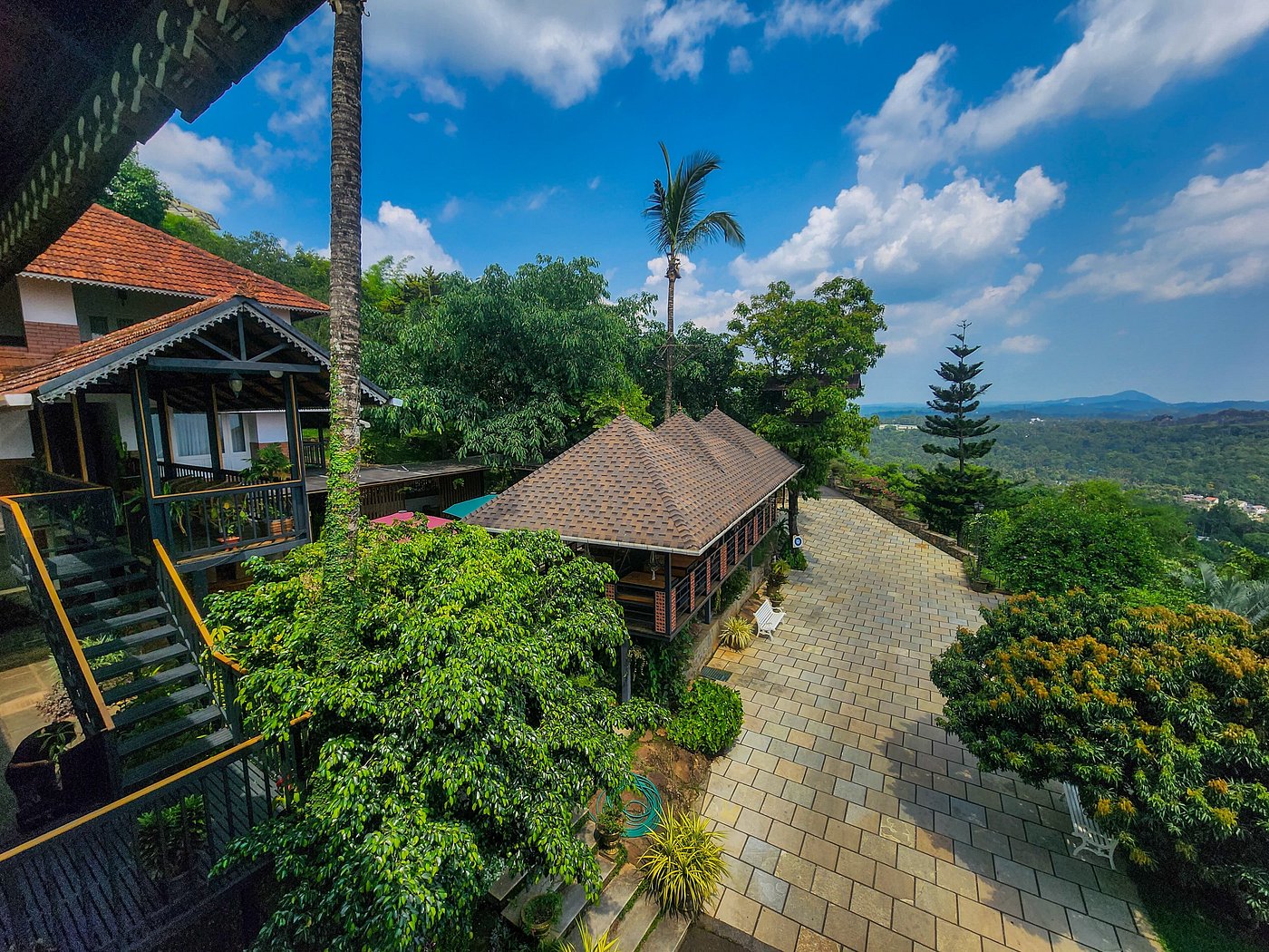 Mount Xanadu (Royal Comfort suite) image 8
