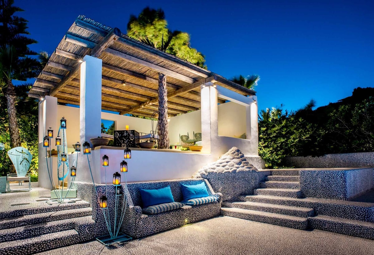 Agalia Luxury Suites (Deluxe with Sea View) image 3